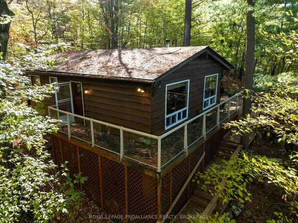 450 Brooks Point Rd, Rideau Lakes, ON K0G 1E0
