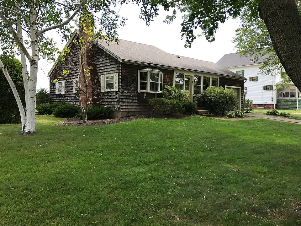 10 North St, Hatfield MA 