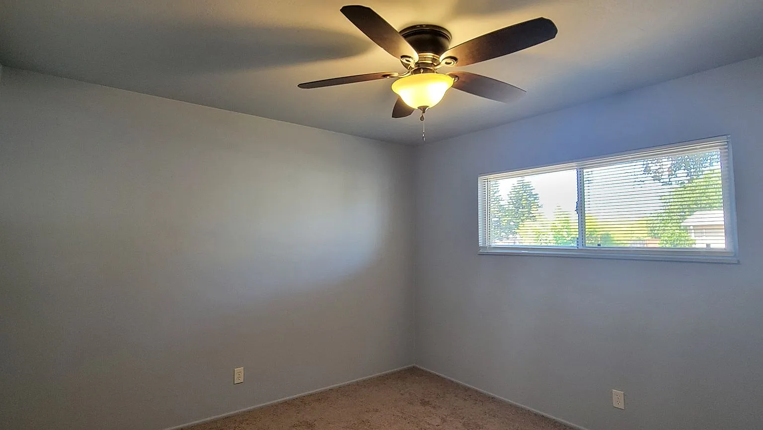 Great 2 Bedroom 1 Bath House Central East Location — Photo 4