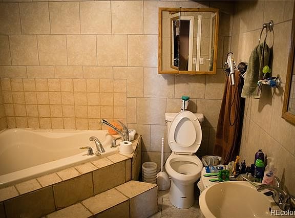 3rd image of 202 S Neilson Ave