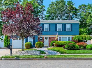 11 Remsen Dr, Howell, NJ 07731