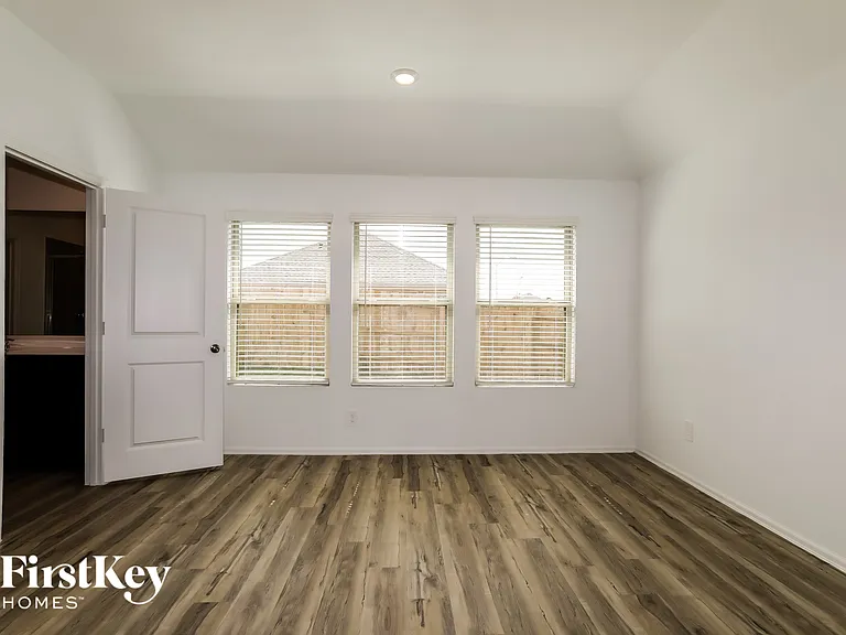 18467 Cobalt Cove Ln — Photo 6