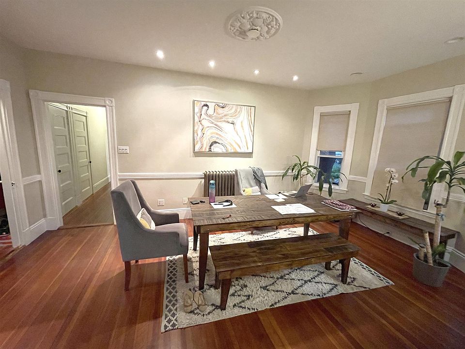 1st image of 217 Harvard St #1