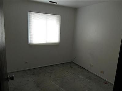 5th image of 697 Foxdale Ct