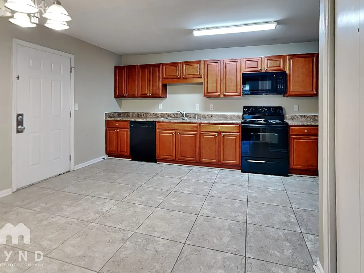 3 bed, 2.5 bath, 1797 sqft, $2,400 — Photo 4