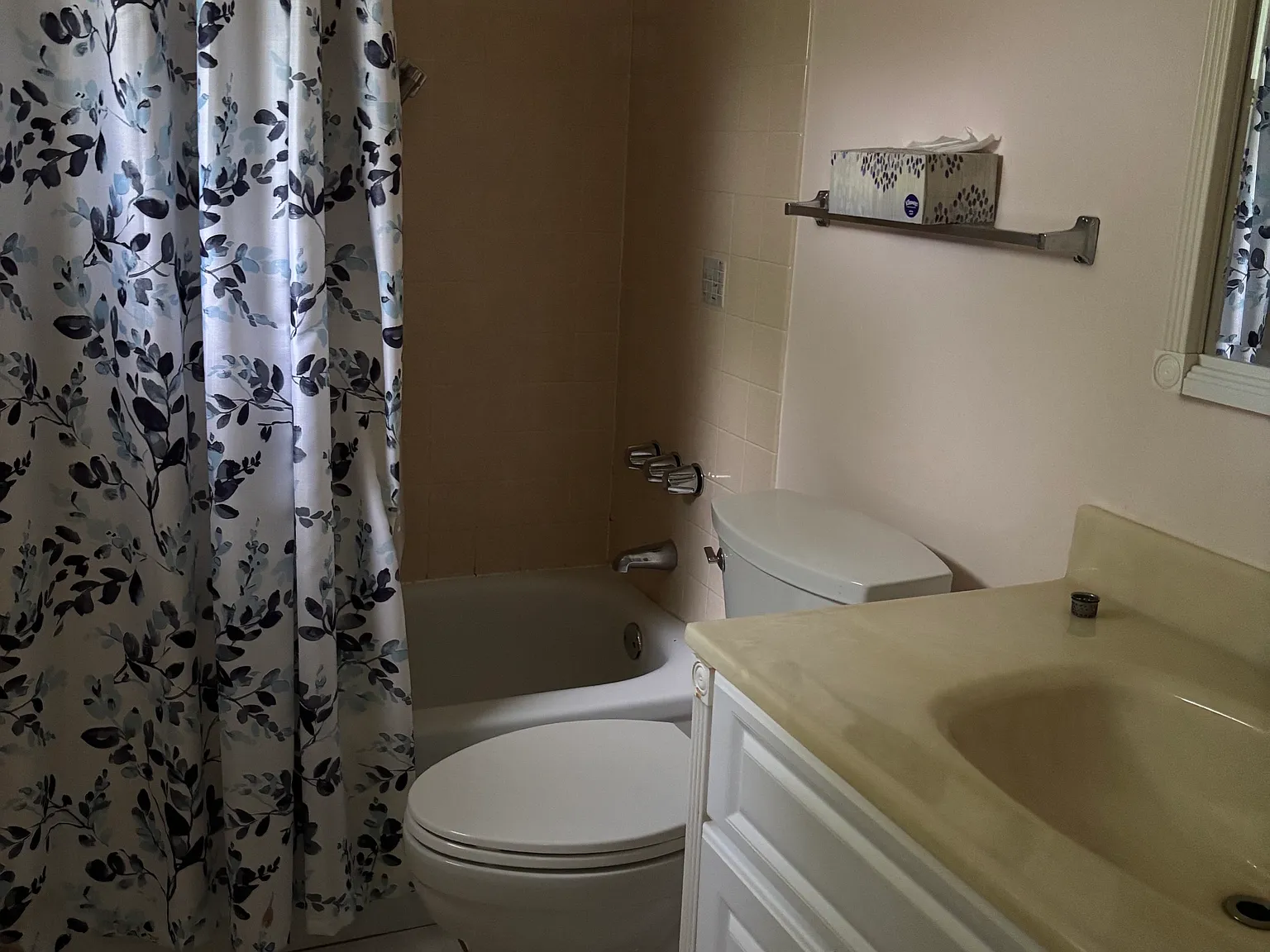 2 bed, 1911 sqft, $1,600 — Photo 4