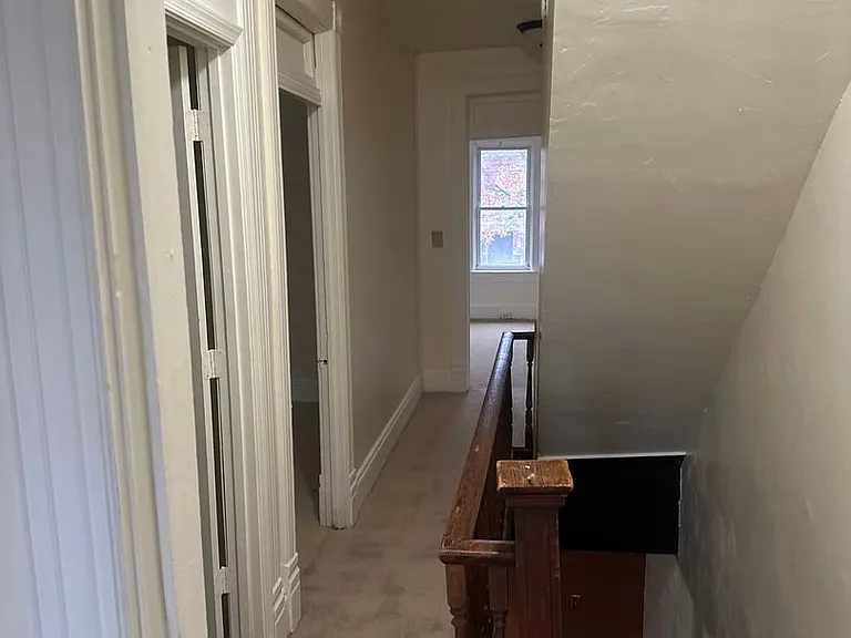 69 Side Ave — Photo 12