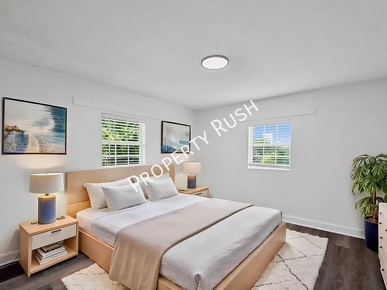 424 Hedgewood Dr — Photo 16