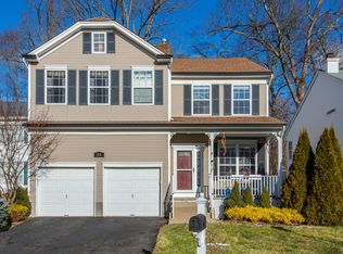 10 Indian Spring Dr, Oak Ridge, NJ 07438