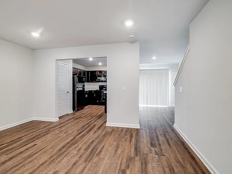 8 Red Robin Ct — Photo 14
