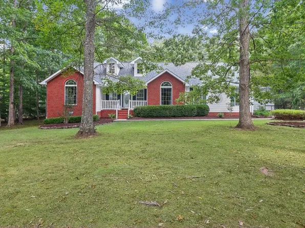 1152 Forest Dr, Crossville, TN 38555