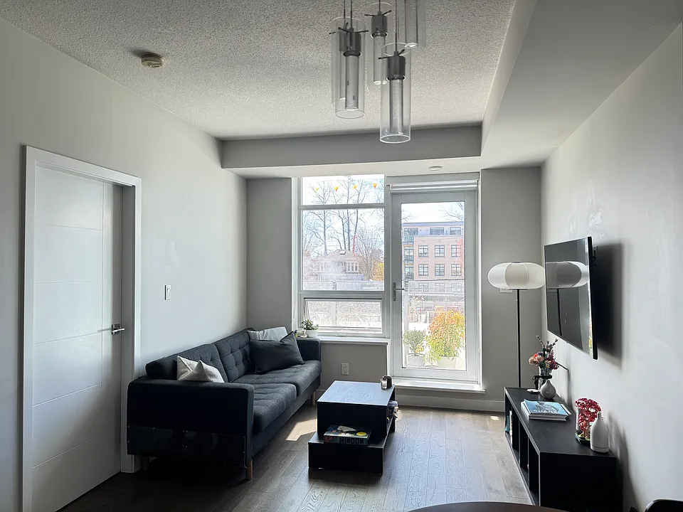 5033 Cambie St #216