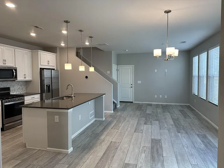 2948 Distant Rock Ave — Photo 2