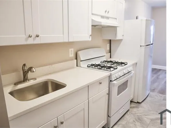 440 Newcomb St SE #3, Washington, DC 20032