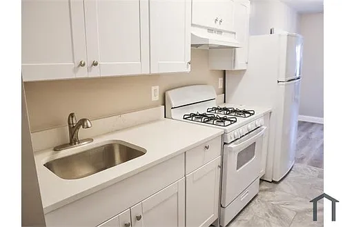 440 Newcomb St SE #3 Photo 1