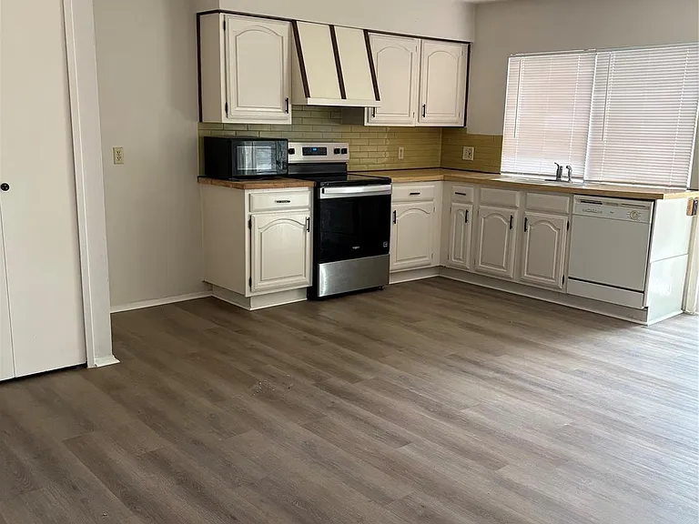18310 Navajo Trail Dr — Photo 4