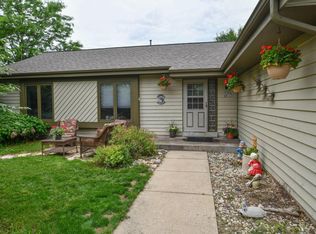 W326S7161 Tower Hill Ct, Mukwonago, WI 53149