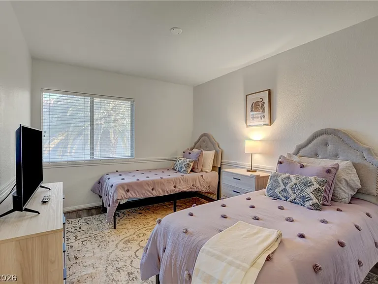 1721 Sweet Pea Ave — Photo 32