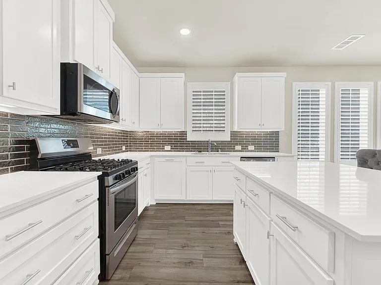 8993 Swallowtail St — Photo 9