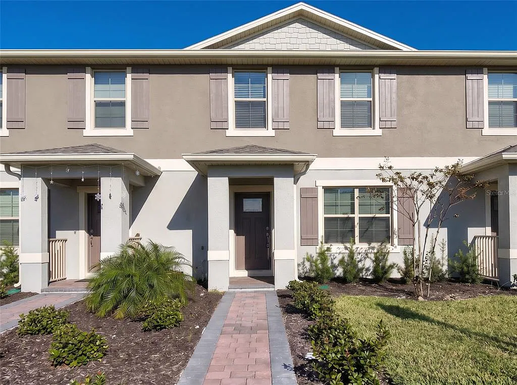 3 bed, 2.5 bath, 1568 sqft, $2,650 — Photo 1