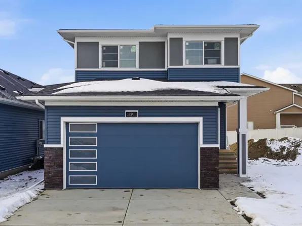 9 E Bayview Mews SW, Airdrie, AB T4B 5P1
