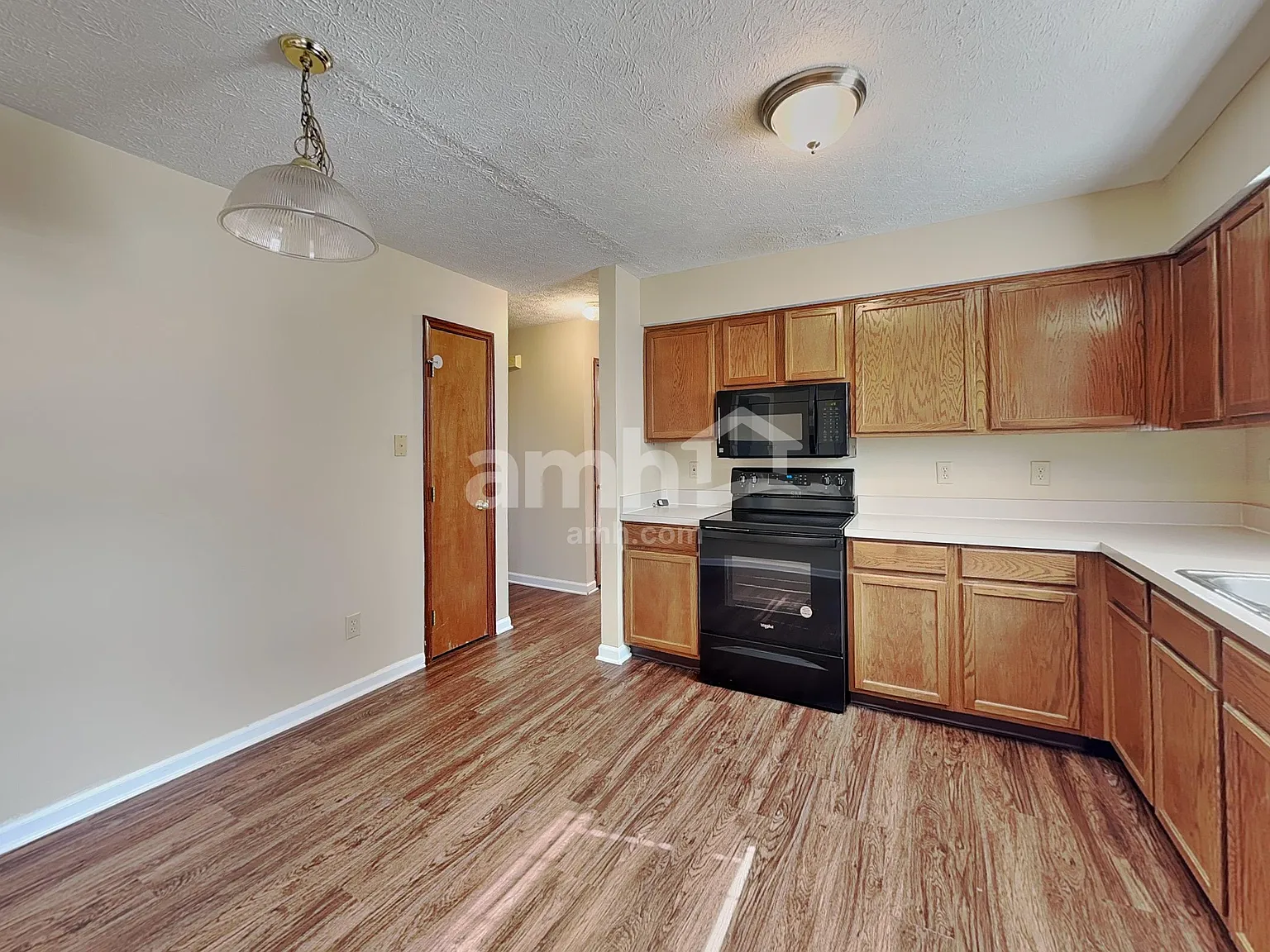 4 bed, 2.5 bath, 2346 sqft, $2,835 — Photo 4