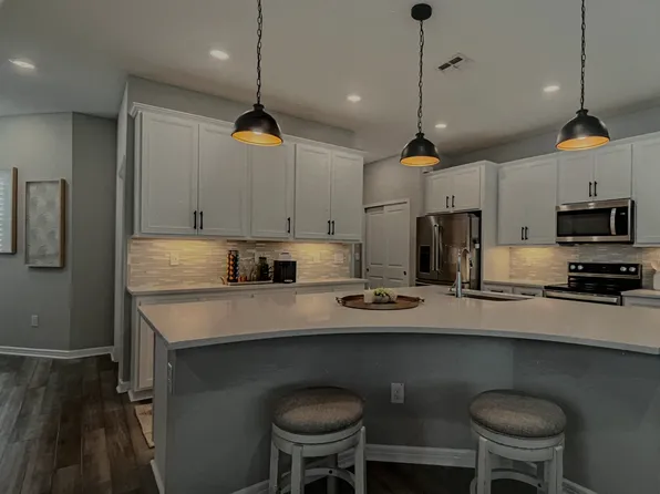 11282 Beach Walk Way NE, Saint Petersburg, FL 33716