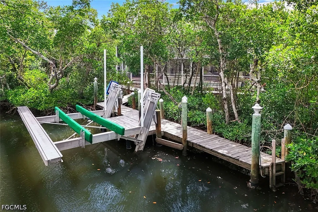 2 bed, 2.0 bath, 2934 sqft, $13,250 — Photo 3