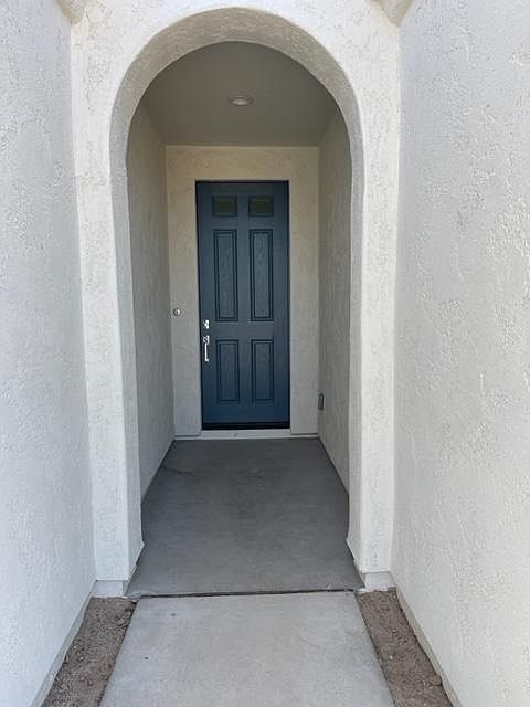 1st image of 1342 E Claystone Dr
