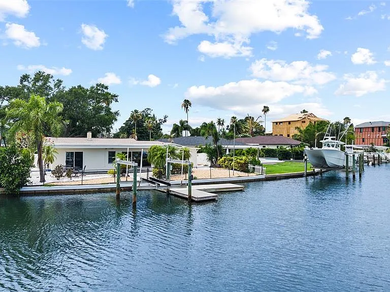 5541 Bayou Grande Blvd NE — Photo 47