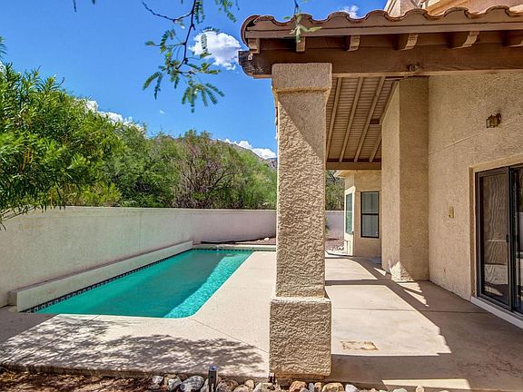 3rd image of 6043 N Calle Matamoros