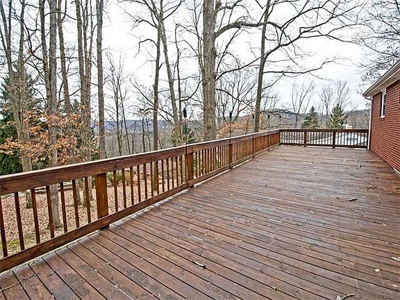 3rd image of 3371 Woodland Dr