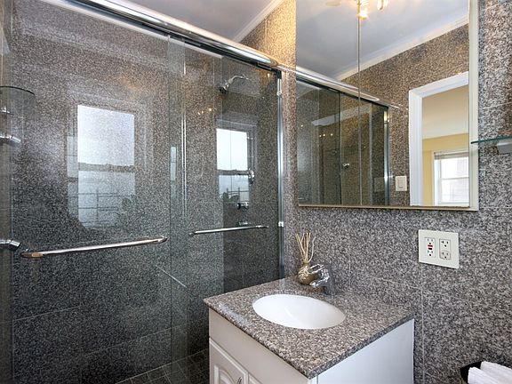 4th image of 446 E 86th St APT 15-D
