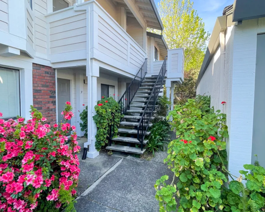 15 Picadilly Ct