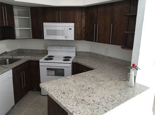 8255 Lake Dr APT 206, Doral, FL 33166