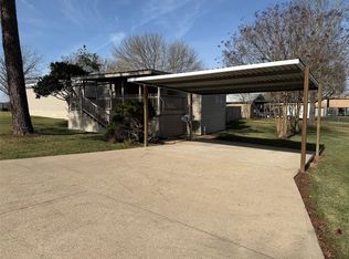 10 Southwood Shores Dr, Coldspring, TX 77331