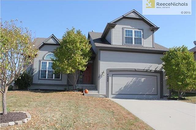 Welcome Home to 7323 Meadowlark in the wonderful neighborhood community of Crystal Place.