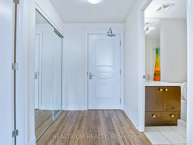 9075 Jane St #1207 — Photo 8