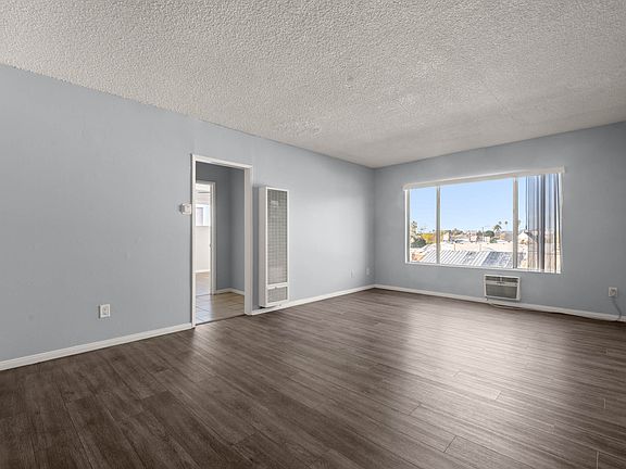 2nd image of 2010 Hauser Blvd #10