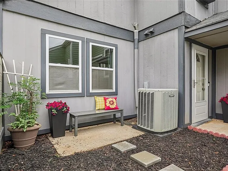 897 Patterns Dr SW — Photo 3