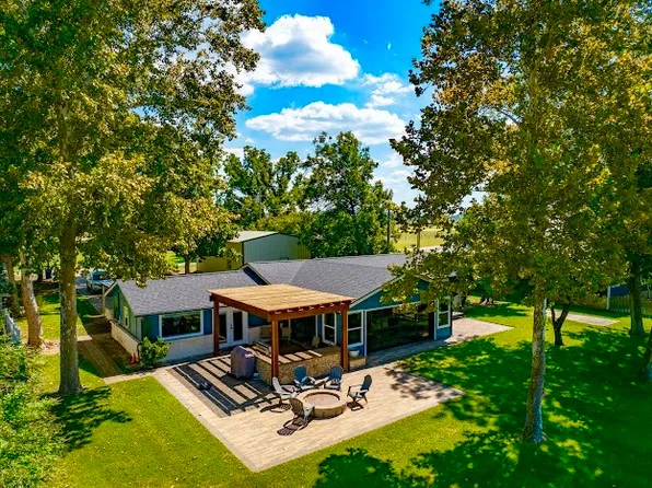 1017 Airport Rd, Graford, TX 76449