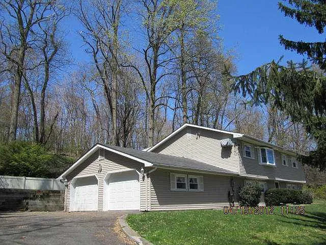 8 Patricia Ln photo 1