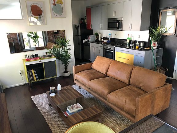 3rd image of 1234 N Formosa Ave #5