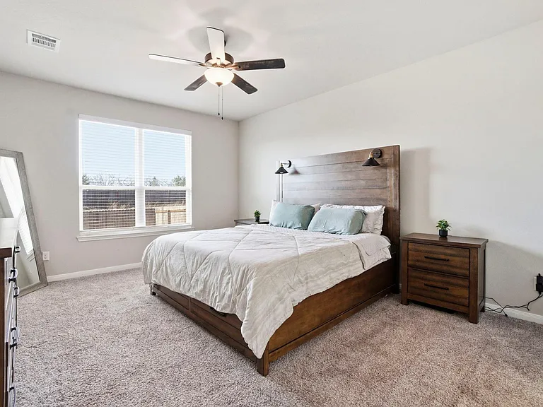 1318 Kingsgate Dr — Photo 20