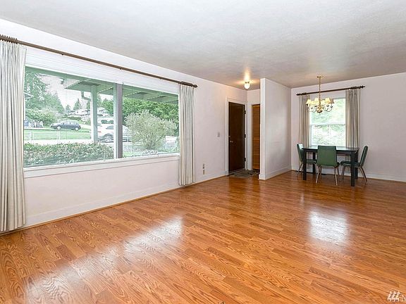 5th image of 1125 99th Ave SE