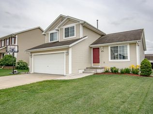 821 73rd St NE, Cedar Rapids, IA 52402
