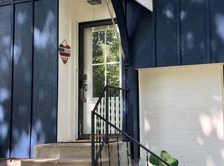 2719 SW Osborn Rd, Topeka, KS 66614