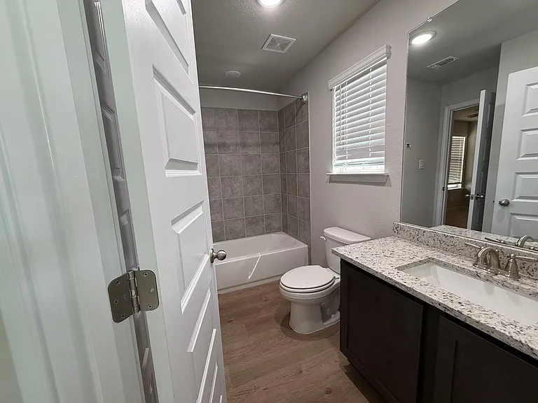 466 Emma Dr — Photo 22