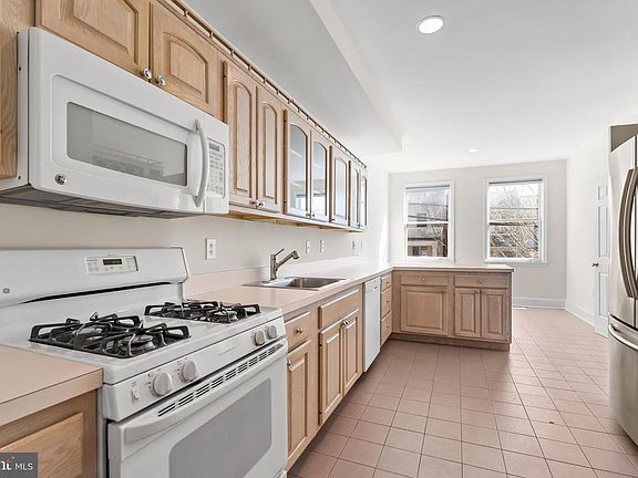 5th image of 2122 Observatory Pl NW