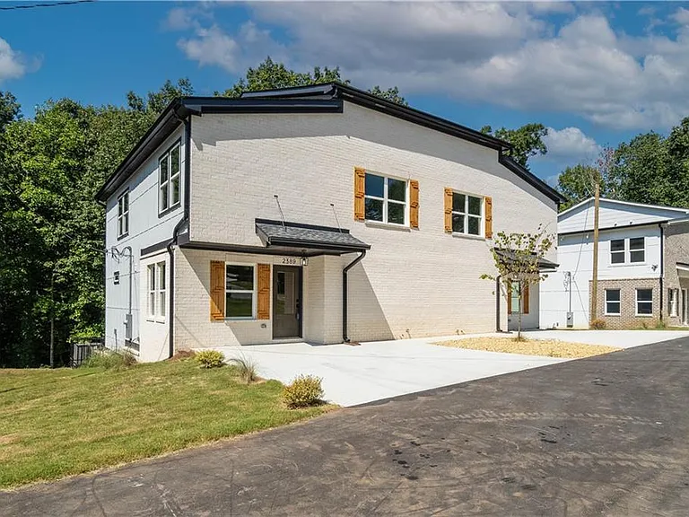 2389 Highpoint Rd #A — Photo 2